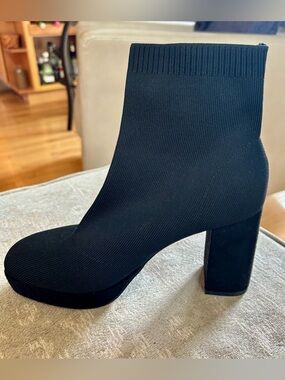 MIA Black Stretch-Knit Block Heel Ankle Booties